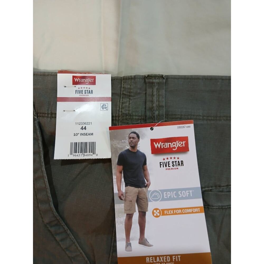 Wrangler Cargo Shorts Men's 44 Olive Relaxed fit Flex comfort NWT - Picture 12 of 14